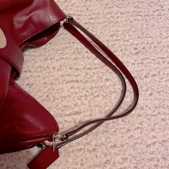 Coach Carlyle Smooth Leather Merlot Shoulder Bag Purse - Picture 8 of 13